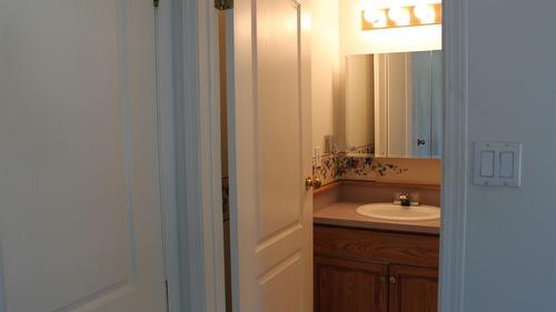 129 Oak Street, Fauquier, BC 