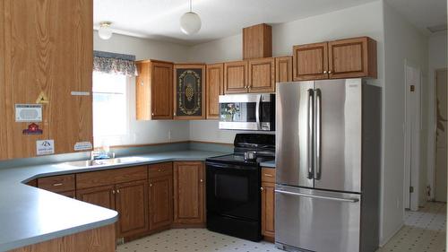 129 Oak Street, Fauquier, BC 