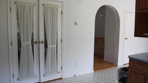 129 Oak Street, Fauquier, BC 