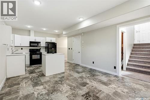 822 Werschner Court, Saskatoon, SK - Indoor Photo Showing Kitchen