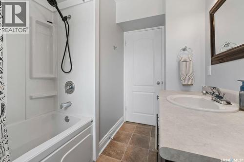 5309 1St Avenue, Regina, SK - Indoor Photo Showing Bathroom