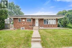 2914 WYANDOTTE STREET Windsor, ON N9C 1M4