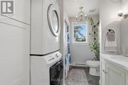Yes the laundry is on the main floor... - 