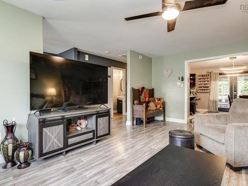156 Hemlock Drive, Elmsdale, NS - Indoor Photo Showing Living Room