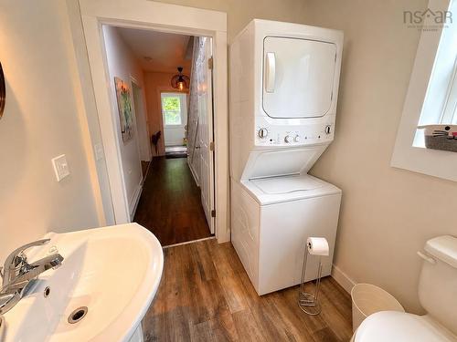 14 River Street, Eureka, NS - Indoor