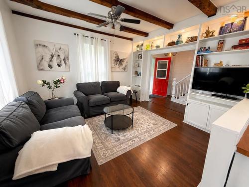 14 River Street, Eureka, NS - Indoor Photo Showing Living Room