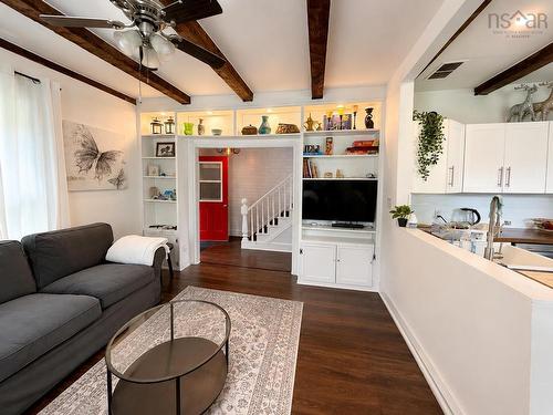 14 River Street, Eureka, NS - Indoor Photo Showing Living Room