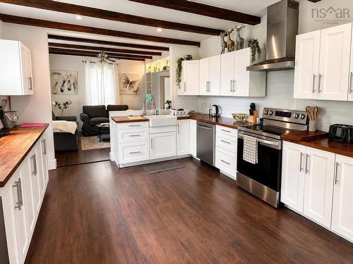 14 River Street, Eureka, NS - Indoor Photo Showing Kitchen With Double Sink