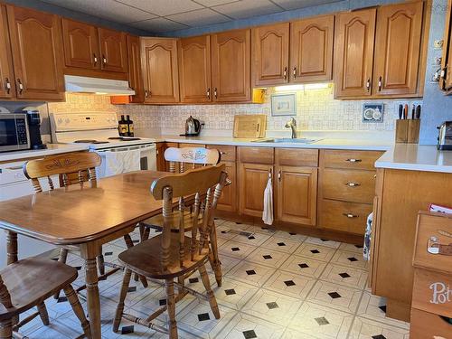 29 Chittick Crest, Sheet Harbour, NS - Indoor Photo Showing Kitchen