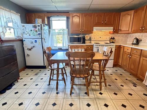 29 Chittick Crest, Sheet Harbour, NS - Indoor Photo Showing Kitchen