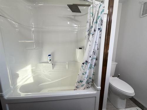 29 Chittick Crest, Sheet Harbour, NS - Indoor Photo Showing Bathroom