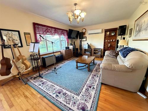 29 Chittick Crest, Sheet Harbour, NS - Indoor Photo Showing Living Room