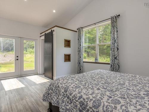 6718 Highway 1, Coldbrook, NS - Indoor Photo Showing Bedroom