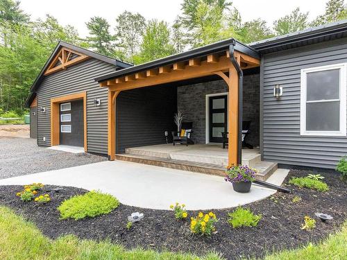 6718 Highway 1, Coldbrook, NS - Outdoor