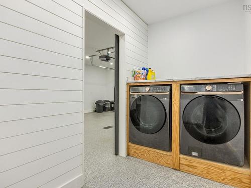 6718 Highway 1, Coldbrook, NS - Indoor Photo Showing Laundry Room