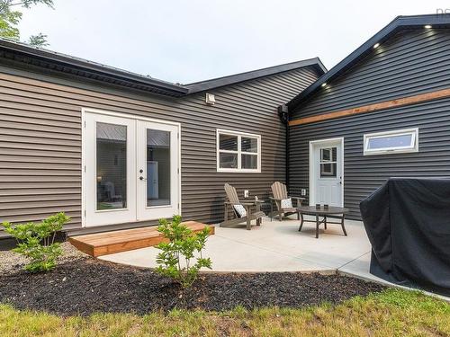 6718 Highway 1, Coldbrook, NS - Outdoor With Deck Patio Veranda