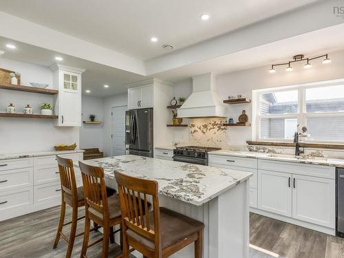 6718 Highway 1, Coldbrook, NS - Indoor Photo Showing Kitchen With Upgraded Kitchen