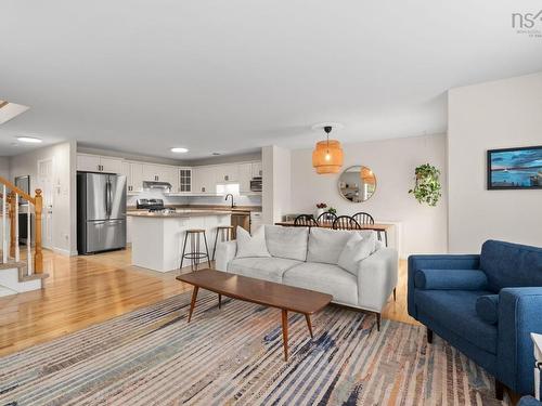61 Morningfield Lane, Dartmouth, NS - Indoor Photo Showing Living Room