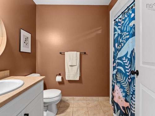 61 Morningfield Lane, Dartmouth, NS - Indoor Photo Showing Bathroom