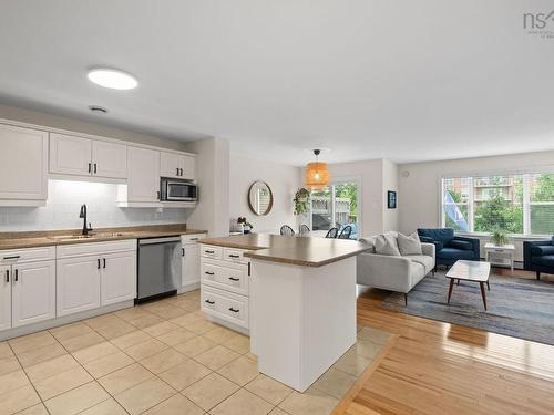 61 Morningfield Lane, Dartmouth, NS - Indoor Photo Showing Kitchen