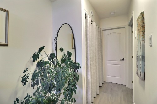 Corridor - 641 Rue Taschereau E., Rouyn-Noranda, QC - Indoor Photo Showing Other Room