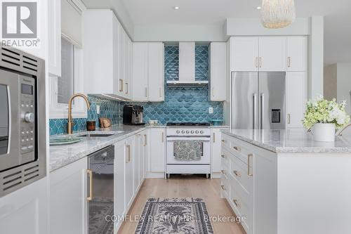 59 Maskell Crescent, Whitby, ON - Indoor Photo Showing Kitchen With Upgraded Kitchen