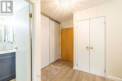 Entrance with storage - 