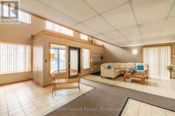 Lobby - 