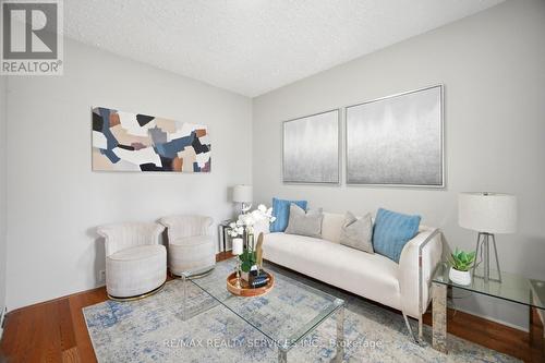 1147 DUFFERIN STREET  Toronto, ON M6H 4B7