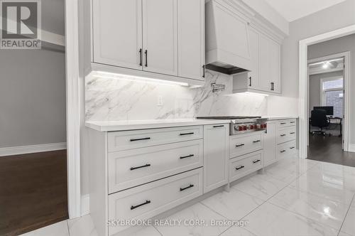 73 Broad Way, King, ON - Indoor Photo Showing Kitchen