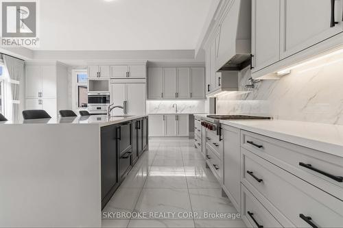 73 Broad Way, King, ON - Indoor Photo Showing Kitchen