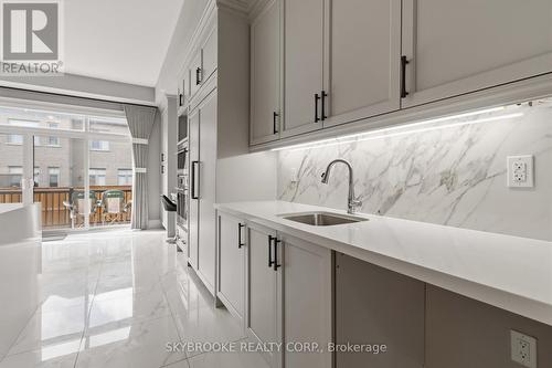 73 Broad Way, King, ON - Indoor Photo Showing Kitchen