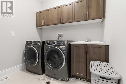 73 Broad Way, King, ON - Indoor Photo Showing Laundry Room