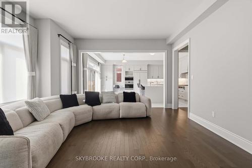 73 Broad Way, King, ON - Indoor Photo Showing Living Room