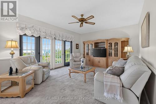 1 Harbour Lane, Goderich (Goderich (Town)), ON - Indoor Photo Showing Living Room