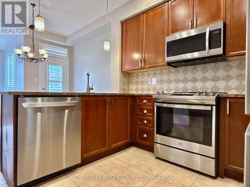 5409 Bestview Way, Mississauga, ON - Indoor Photo Showing Kitchen With Stainless Steel Kitchen With Upgraded Kitchen