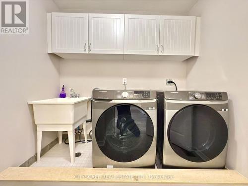 5409 Bestview Way, Mississauga, ON - Indoor Photo Showing Laundry Room