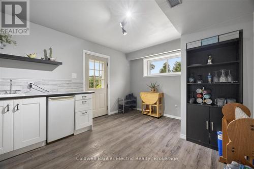 1657 4Th Line, Douro-Dummer, ON - Indoor Photo Showing Kitchen