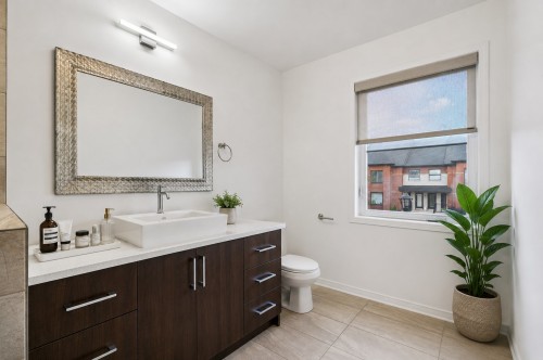 Salle de bains - 6335 Rue De Lancaster, Brossard, QC - Indoor Photo Showing Bathroom