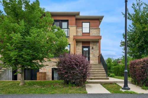 Façade - 6335 Rue De Lancaster, Brossard, QC - Outdoor With Balcony