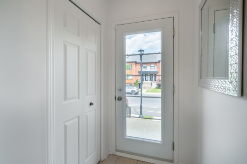 Hall d'entrée/Vestibule - 6335 Rue De Lancaster, Brossard, QC - Indoor Photo Showing Other Room