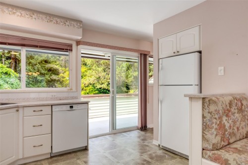 #7-570 Crescent Rd West, Qualicum Beach, BC 