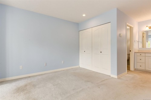 #7-570 Crescent Rd West, Qualicum Beach, BC 
