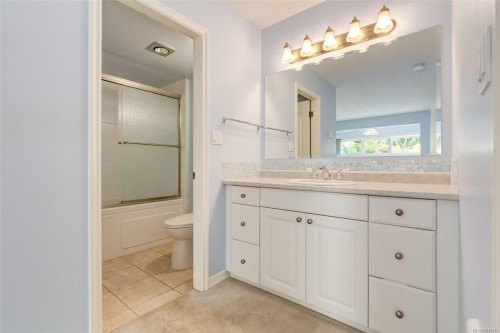 #7-570 Crescent Rd West, Qualicum Beach, BC 