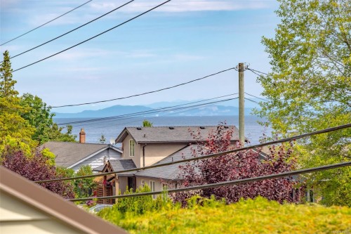 #7-570 Crescent Rd West, Qualicum Beach, BC 