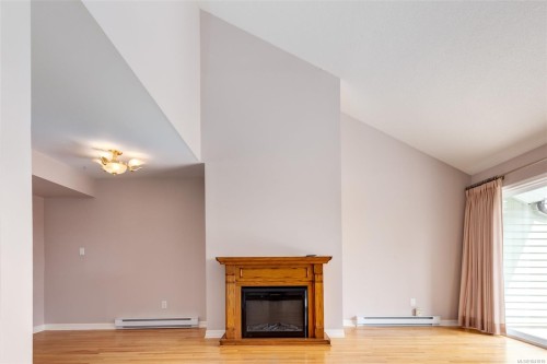 #7-570 Crescent Rd West, Qualicum Beach, BC 