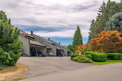 #7-570 Crescent Rd West, Qualicum Beach, BC 