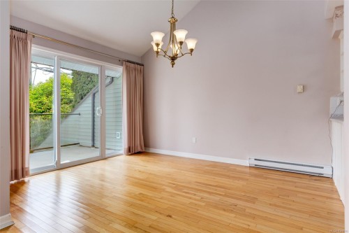 #7-570 Crescent Rd West, Qualicum Beach, BC 