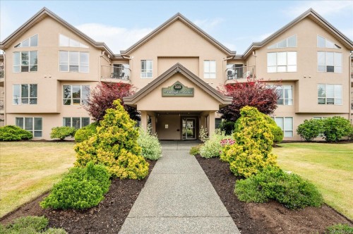 #204-335 Hirst Ave WEST Parksville, BC V9P 2R5