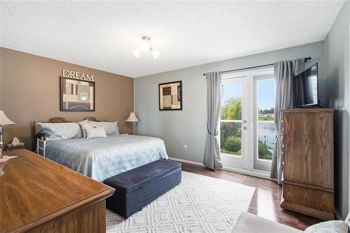6 Parkwater Cr, Winnipeg, MB - Indoor Photo Showing Bedroom